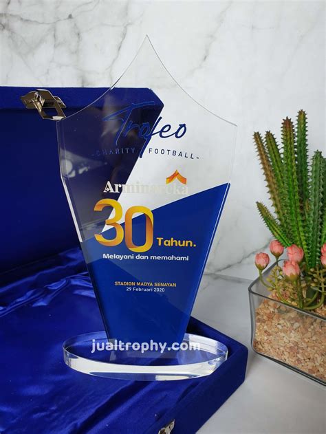 Jual Plakat Akrilik Murah Harga Plakat | Jual Trophy