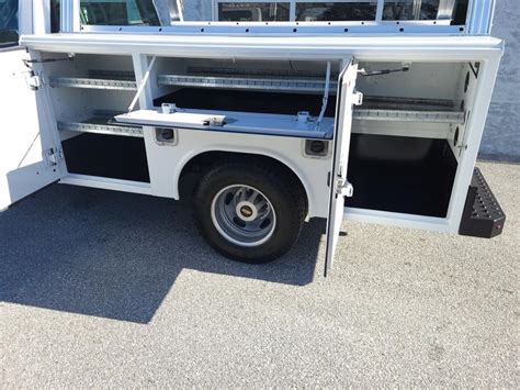 2019 Chevrolet 3500hd 4x4 Crew Cab Utility Body W Ladder Rack Corptrucks