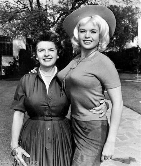 Jayne Mansfield And Her Bullet Bra 1950s Some Say Her Mom Is Also On The Photo R Oldschoolcool