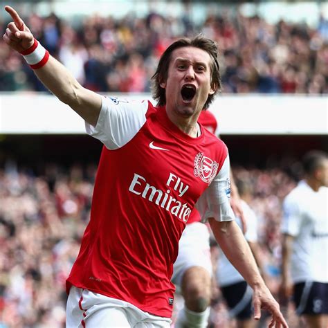 arsenal fc why arsene wenger should convince tomas rosicky to sign new contract news scores