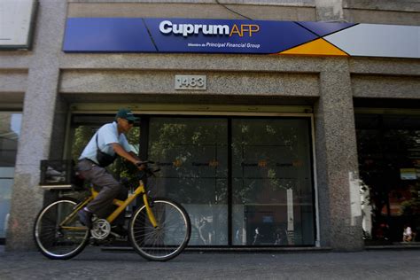 Constitucionalistas ven que nueva fórmula legislativa de la oposición tiene más posibilidades de sortear el tribunal constitucional. AFP Cuprum comienza pago del retiro del 10% de manera ...
