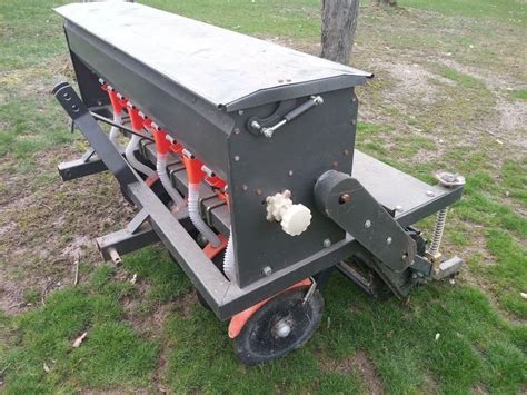 New 5ft 3 Pt Hitch 10 Hole Grain Drillpaid Over 350000 New
