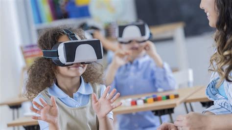 Unas gafas de realidad virtual es la mejor y más señalada manera de poder gozar de todos tus juegos con la mejor calidad y más envolventes sensaciones, descubre todos y cada uno de los elementos que te hemos preparado en. Realidad virtual en clase: vivir experiencias en lugar de ...