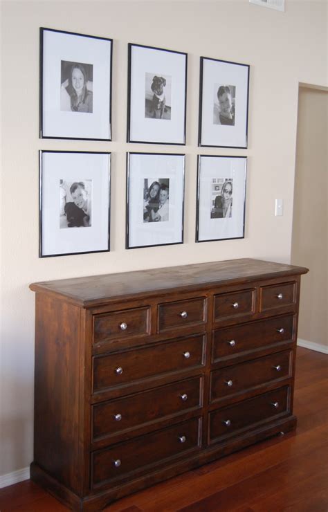 How to Hang a Cheap, Easy & Symmetrical Gallery Wall / Desert Willow Lane