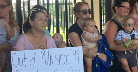 Texas Moms Hold Nurse In After Breastfeeding Mother Kicked Out Of