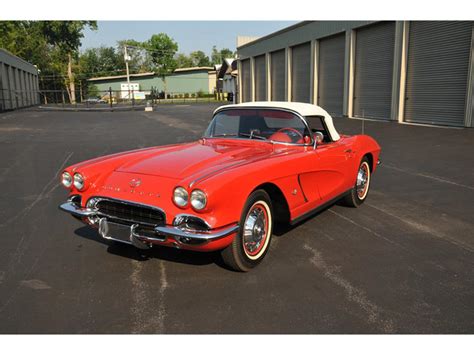 The 1962 corvette was offered in solid colors only, the grill is blacked out and the chrome trim all engines were now 327 ci, the 283 ci was retired in 1961. 1962 Chevrolet Corvette for Sale on ClassicCars.com