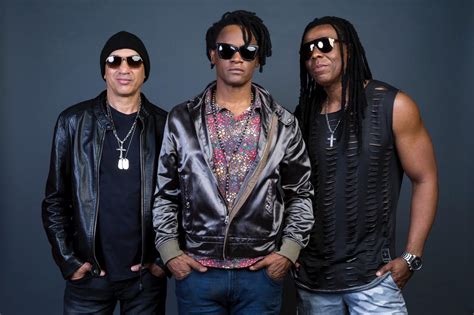 Excelente música da banda cidade negra, que reflete muito no que temos que batalhar muito nessa vida. Em Cartaz » Cidade Negra