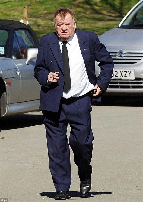 Nick cave, all'anagrafe nicholas edward cave (warracknabeal, 22 settembre 1957), è un cantautore, compositore, scrittore, sceneggiatore e attore australiano. Hi-De-Hi and You Rang M'Lord? actor Paul Shane dies aged ...