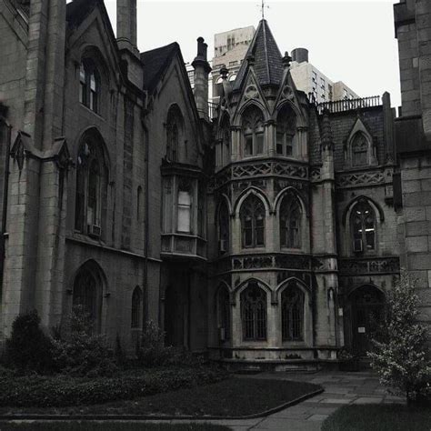 Bloxburg Dark Academia Mansion Exterior
