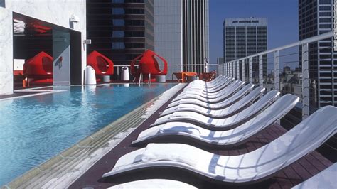 6 Spectacular Los Angeles Hotel Pools