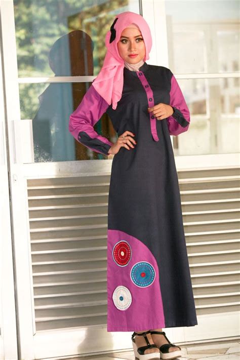 Trendyol detail kerah gaun malam gaun tprss19ut0054. Gamis dengan warna dongker kombinasi fanta dipercantik dengan aplikasi bordir bulat tempel pada ...