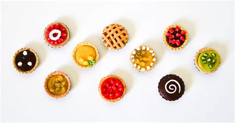 You'll create 14 adorable clay figures and 10 easy magnets in fun shapes. Make Miniature Pies with Kids: Bottle Caps & Polymer Clay ...