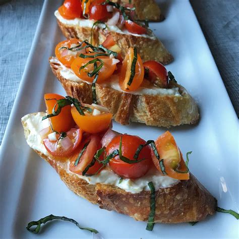 12 plum tomatoes, halved lengthwise, cores and seeds removed. Tomato Bruschetta Recipe Barefoot Contessa - Easy Bruschetta Recipe Kitchn - Bruschetta is a ...