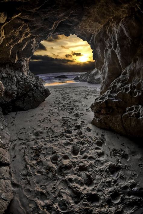 Sunset Form Inside Cave Stock Image Image Of Cave Setting 51095707