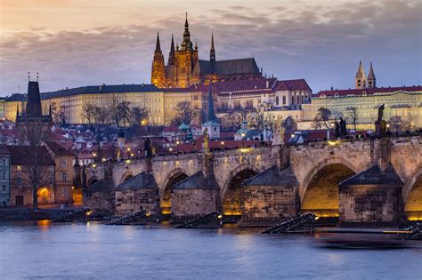 Across The Charles Bridge Meet Prague S Castle District The Untours Blog