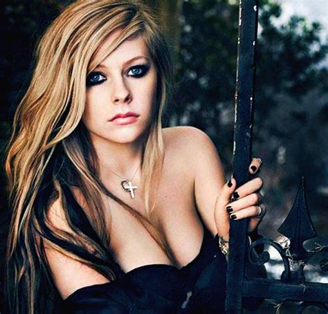 Untitled Avril Lavigne Bikini Avril Lavigne Photos Avril Lavigne