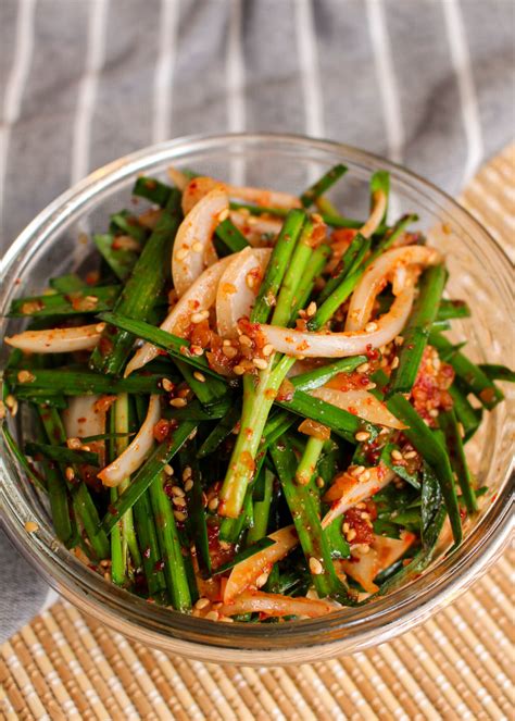 Korean Chive Salad Buchu Geotjeoli 부추 겉절이 ahnesty