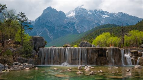 We recommend booking yulong (jade dragon) mountain tours ahead of time to secure your spot. Blue Moon Valley at Jade Dragon Snow Mountain, Lijiang ...