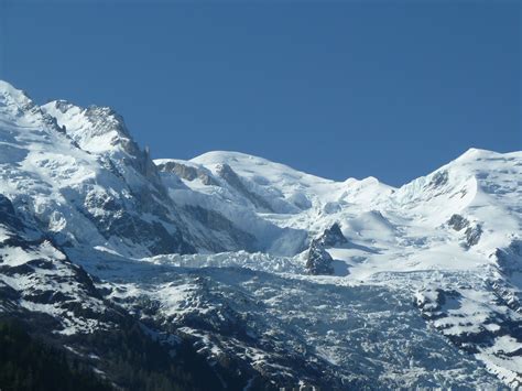 Le Célèbre Mont Blanc Vue Depuis Chamonix Mont Blanc En Bas Dans La