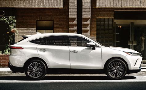 Kendaraan anyar ini menawarkan sensasi berkendara intuitif. 2021 Toyota Harrier just launched in Japan - Automacha