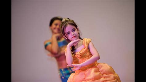 Crianças Bailarinas Todas As Princesas Da Disney Dançando Juntas No Bh