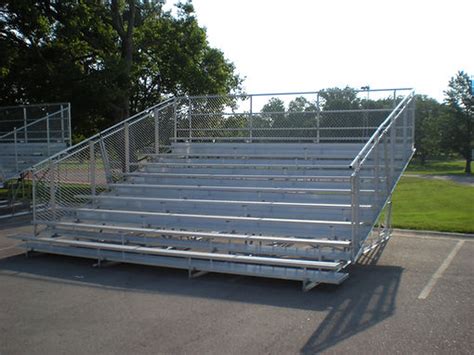 Standard 5 And 10 Row Dgjd Inc The Bleacher Company United States