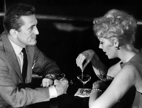 Kirk Douglas And Kim Novak Un Extraño En Mi Vida 1960 Cine Actores