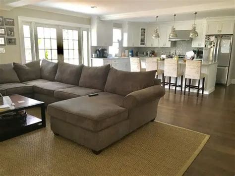 Colors That Go With Taupe Couch