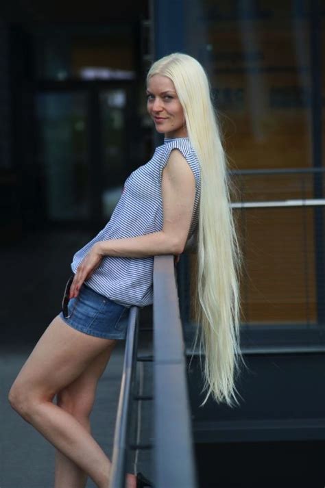 Very Long Hair - Cheveux hyper long | Long hair women, Long hair styles ...