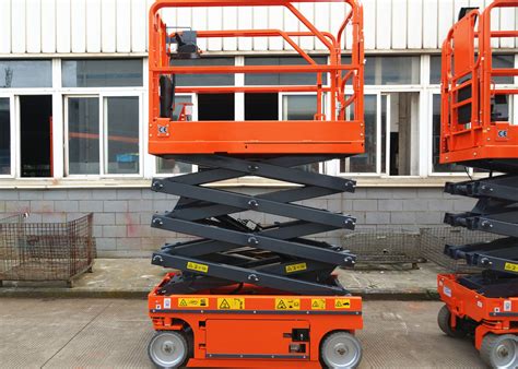 Scissor Lift 58m Elevated Work Platform Occupy Tight Space For Aerial Work