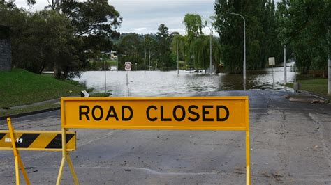 Nsw Flood Threat Eases But Dangers Weather Alerts Remain Say