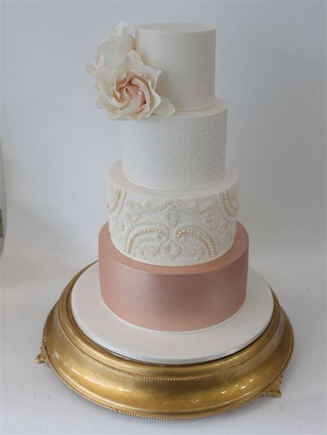 15 Breathtakingly Beautiful Rose Gold Wedding Cakes Rose Gold Wedding