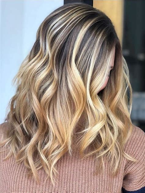 Apart from this the short strands also have a fabulous dye job that brightens them up and hence enhancing the. Fantastic Honey Blonde Hair Colors to Try in Year 2020 ...