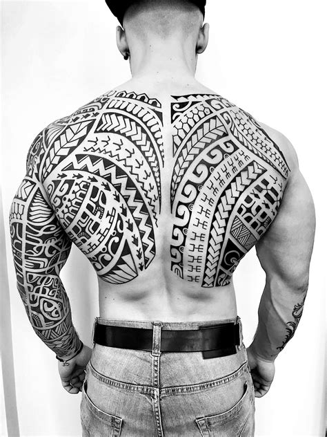 Pin Di Головатий Михайло Su Tamoko Maory Polinesia Idee Per Tatuaggi