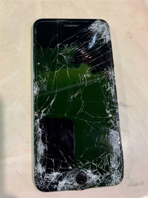 broken screen iphone 6 plus | Broken iphone screen, Broken screen, Broken screen iphone