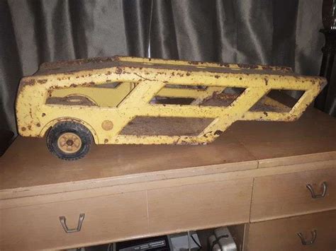 Vintage toy car hauler - Lil Dusty Online Auctions - All Estate