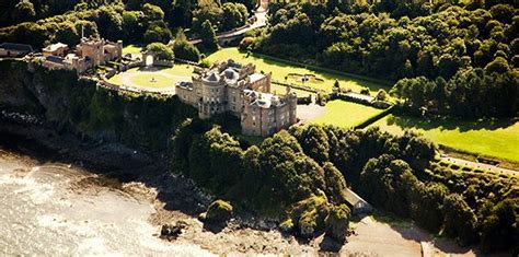 Culzean Castle With Its Dramatic Clifftop Setting Ntscastles Scotland