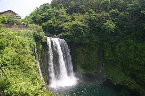 Shiraito Falls One Of Japans Widest Waterfalls On Mt Fuji