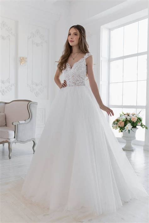 Heute gibt es eine anprobe von hochzeitskleidern! Wedding Dress Hochzeitskleid Brautkleid DELIA (mit Bildern ...