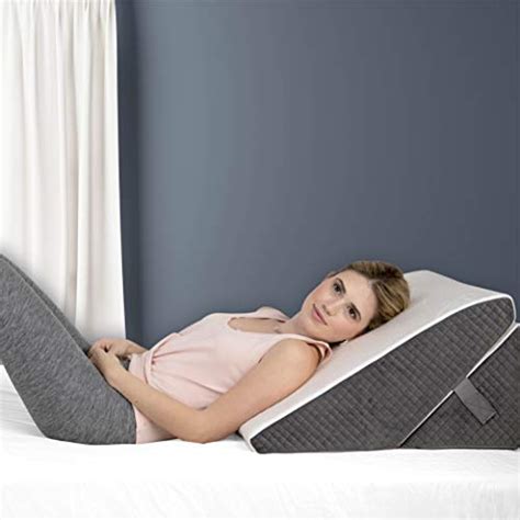 The 8 Best Bed Wedge Pillows According To Reviews