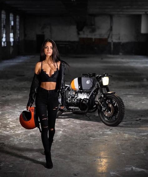 Pin By L O On Biker Chicks Bike Photoshoot Cafe Racer Girl Motorbike Girl