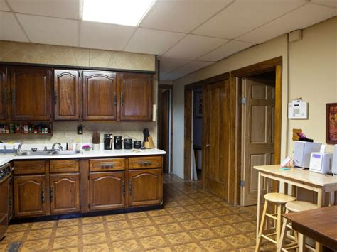 Are white kitchens outdated synonyms for amazing places. Beautiful Before-and-After Makeovers From HGTV's Great ...