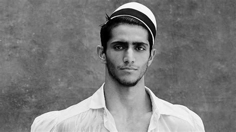 Ahmad Kontar De Refugiat A Top Model A França