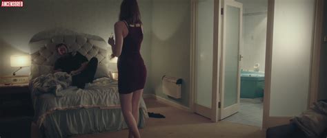 Karen Gillan Nue Dans The Partys Just Beginning