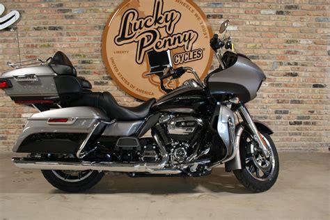 Pre Owned 2017 Harley Davidson Road Glide Ultra Touring In Bedford