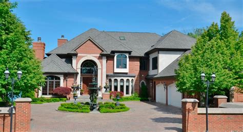 Find detroit properties for sale at the best price. Real Estate in Detroit, U.S: A guide to the luxury ...