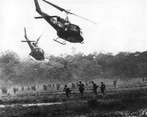 Vietnam War 1967 Army Airborne In Vietnam Us Army Airbor Flickr