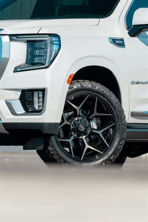 Gmc Yukon Denali 4play Wheels 4p06 22x10 2855022 Tires No Lift