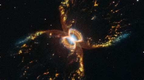 Hubble Telescope Turns 29 Shares Incredible Photo Of Southern Crab