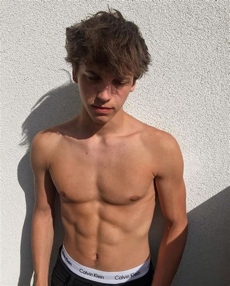 Oscar Rosenstroem ℜ auf Instagram 16 Surfer Boys Abs Boys Hommes